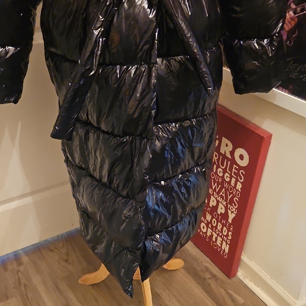 PrettyLittleThing Black High Shine Belted Maxi Coat - Gloss Finish - Picture 4 of 10
